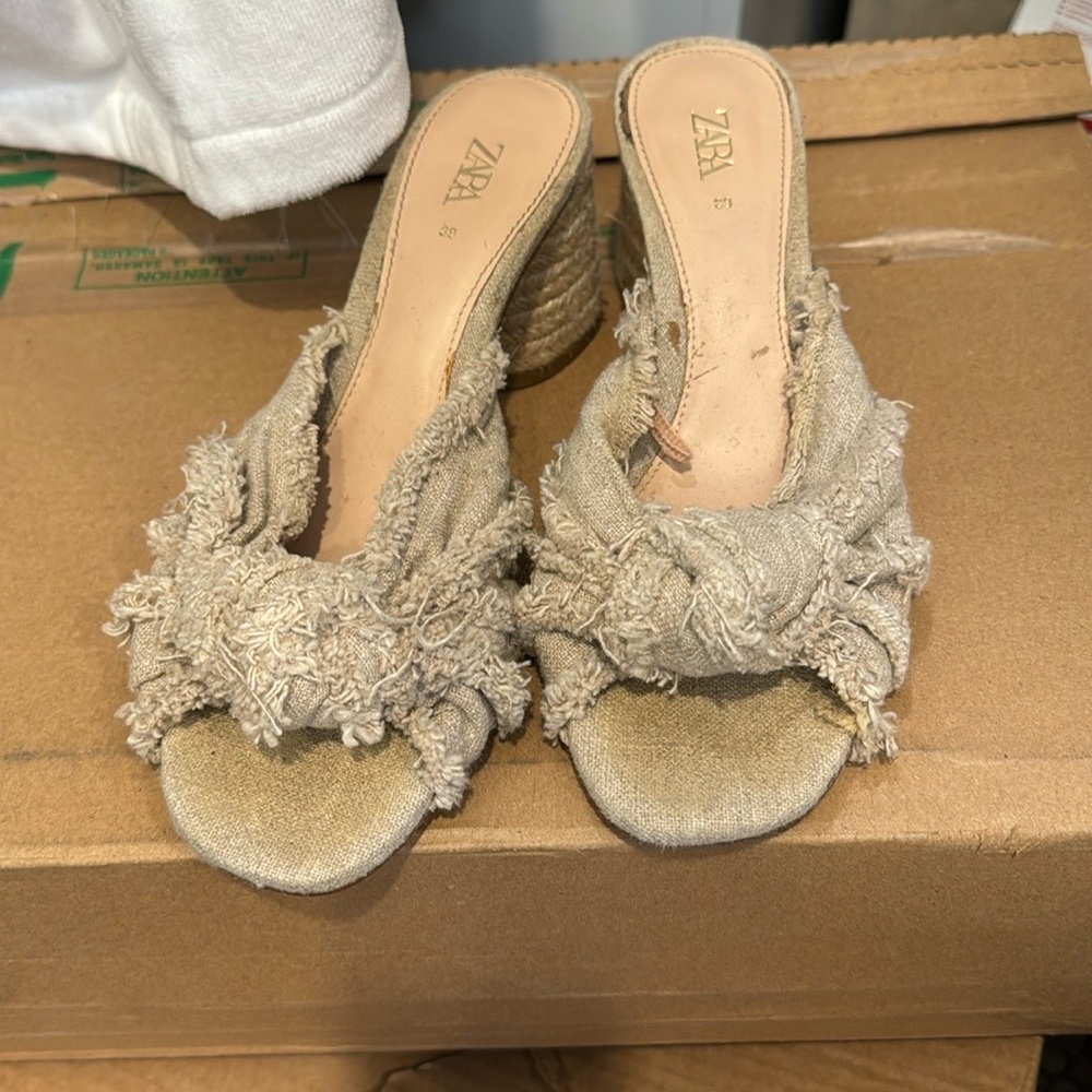 Women block heel